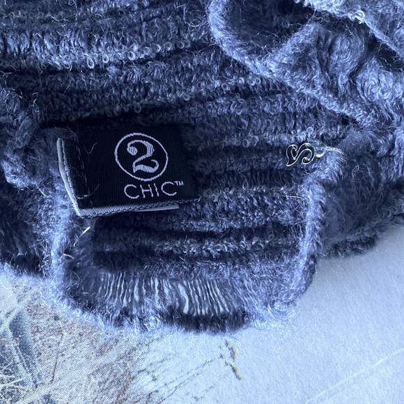 2Chic Slate Grey Squiggly Scarf - Picture 4 of 4